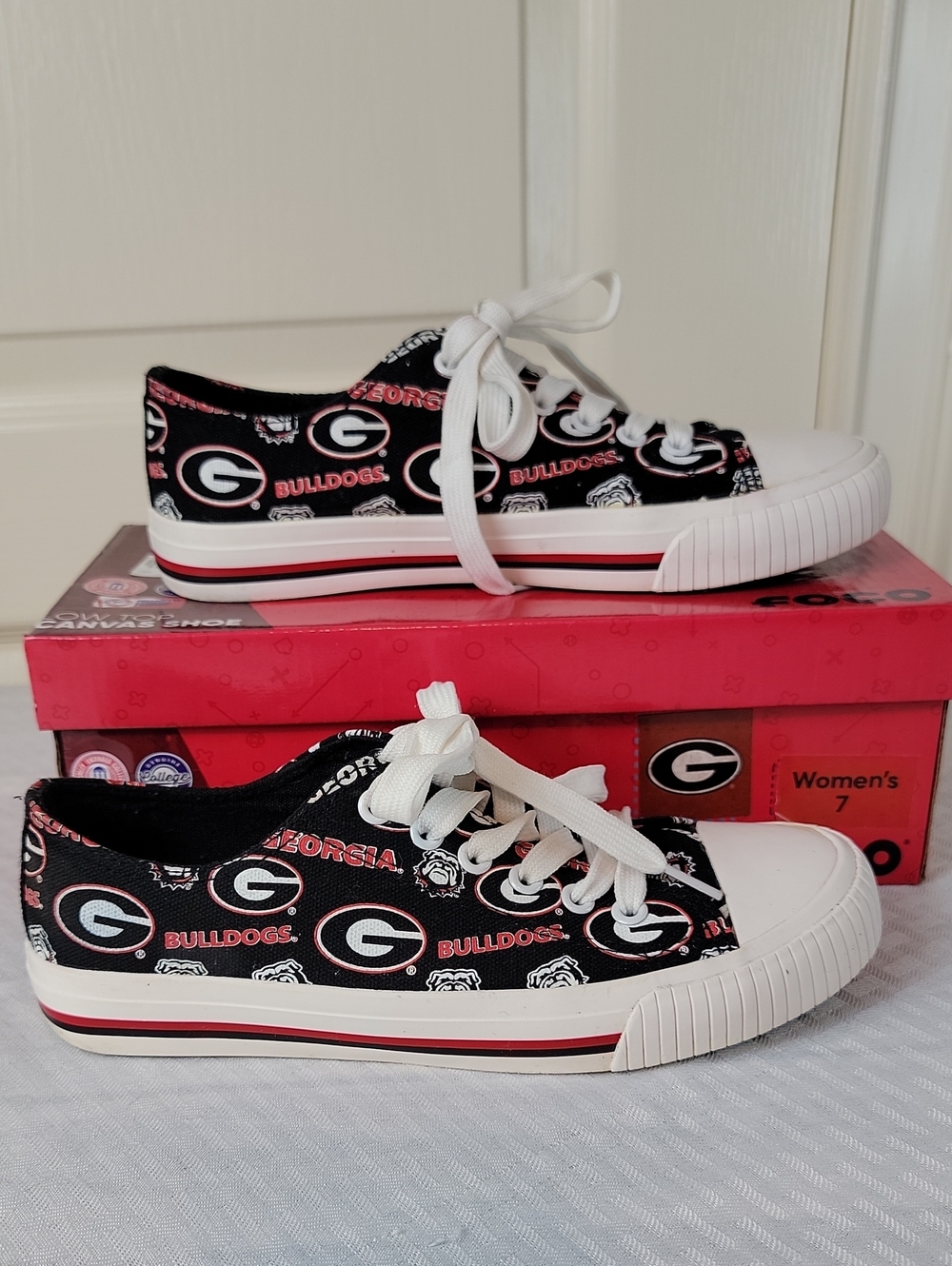 Collegiate Licensed GEORGIA Lowtop Canvas Shoe Womens Size 7